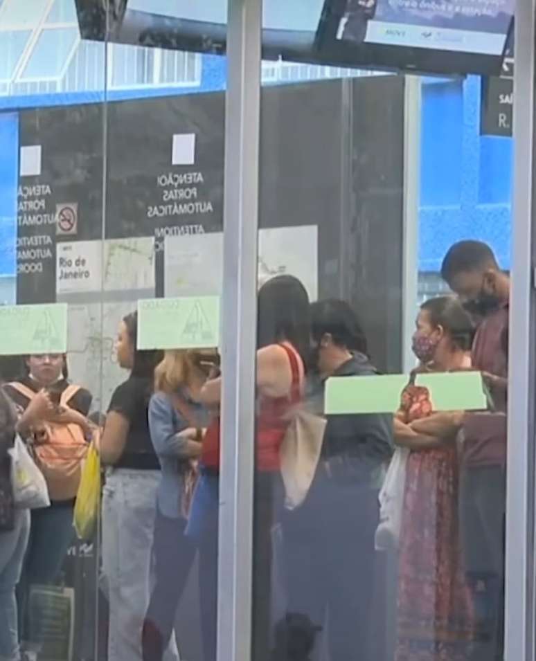 Fila da Esta&ccedil;&atilde;o Move fora do hor&aacute;rio de pico.
